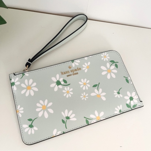 Kate Spade Lucy Day Tripper Medium L-Zip Wristlet - Picture 8 of 9